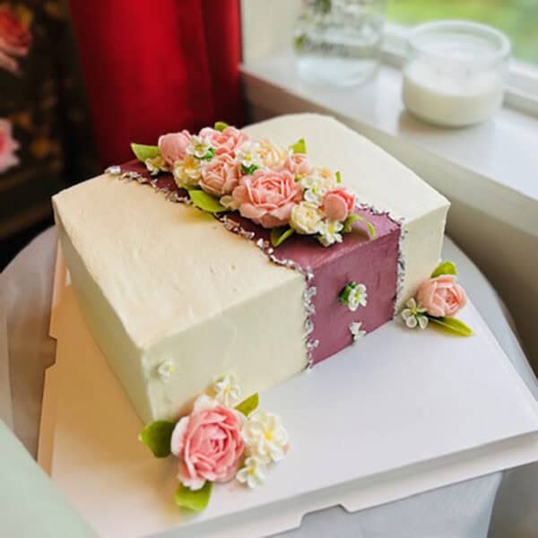 Buttercream flower cake - M7 - Image 5