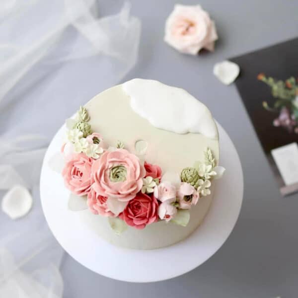 Buttercream flower cake - M1 - Image 3